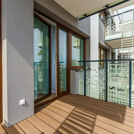 Pearl Surfingbird Apartment